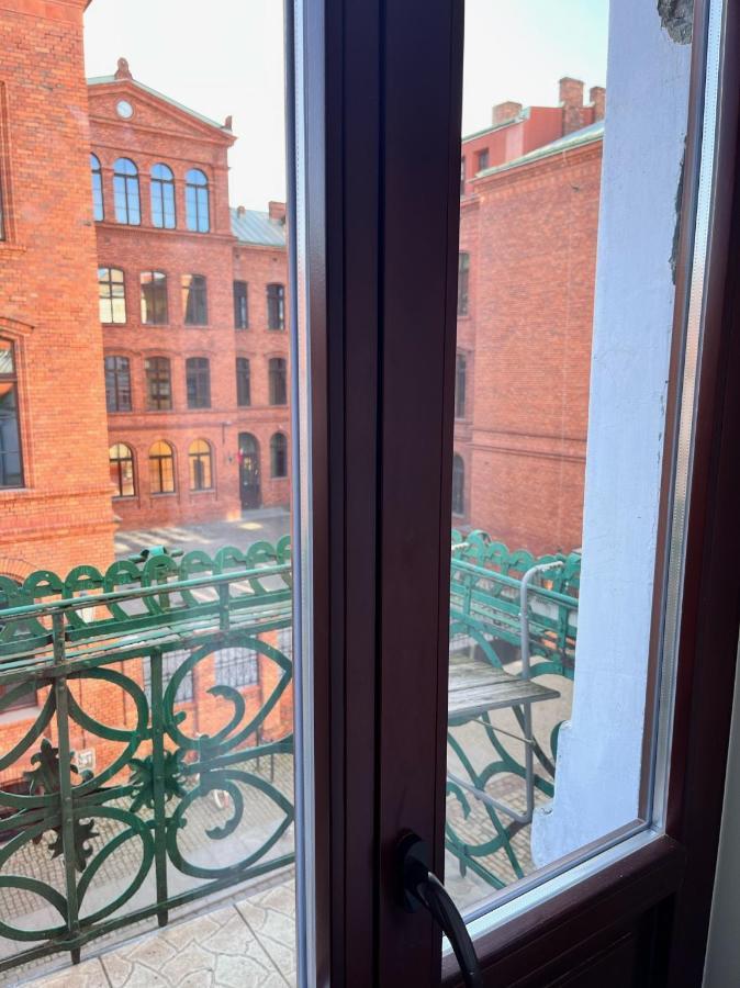 Ruben Z Romantycznym Balkonem *